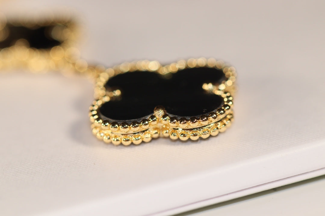 Mysitc CLOVER EARRINGS GOLD ONYX MOP 3 MOTIF