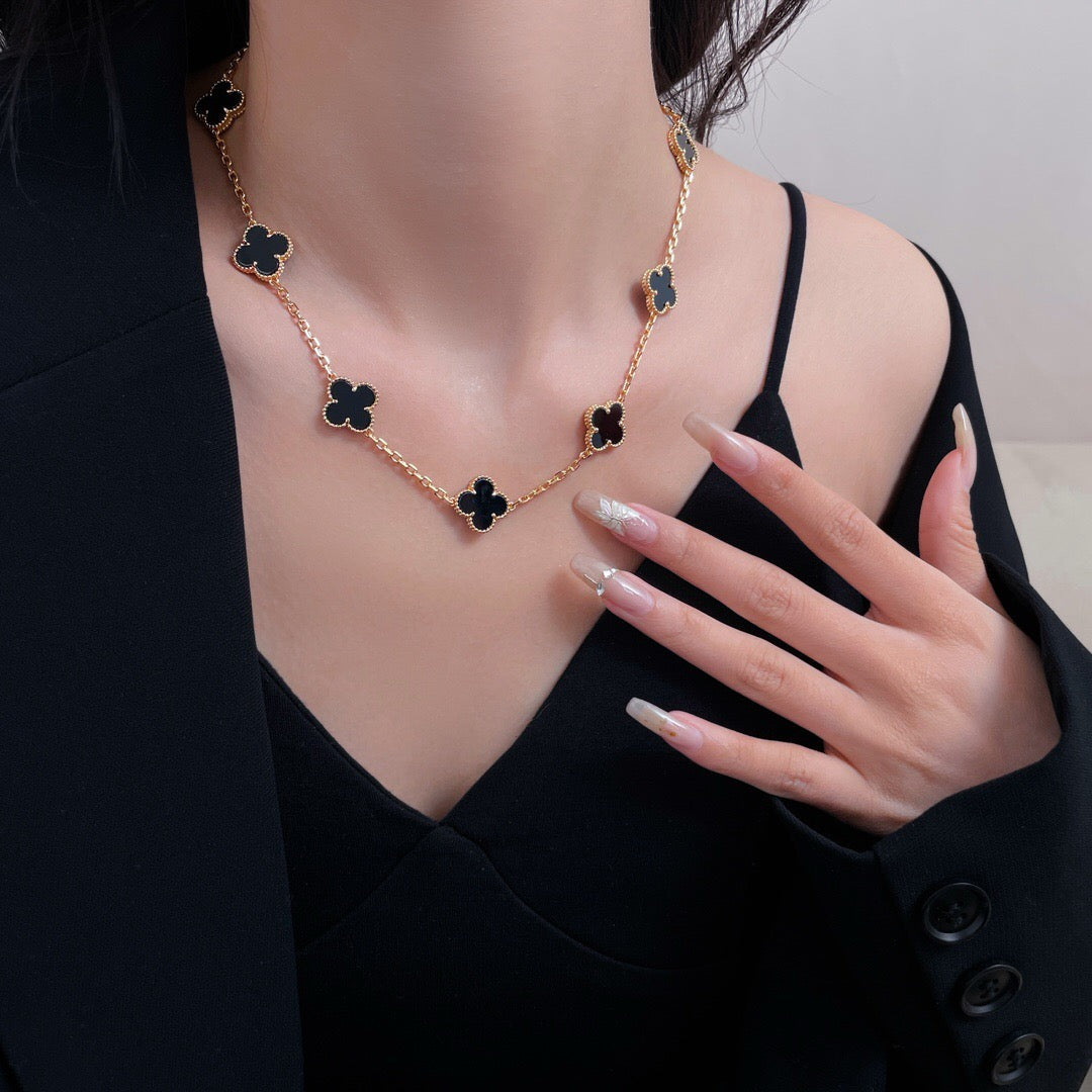 Mysitc CLOVER 10 MOTIFS ONYX NECKLACE