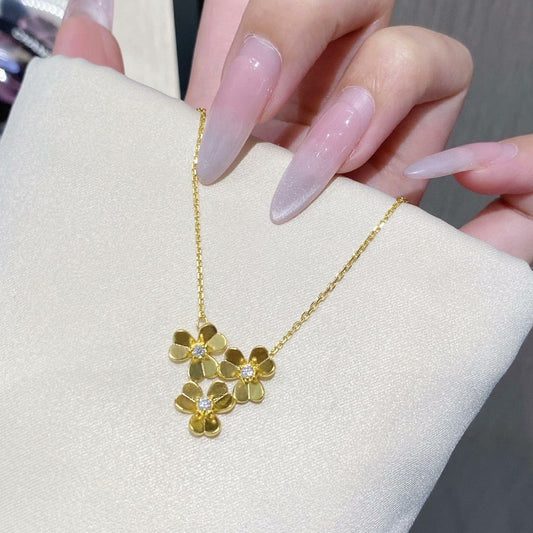 Mysitc FRIVOLE ROSE GOLD FLOWER DIAMOND NECKLACE