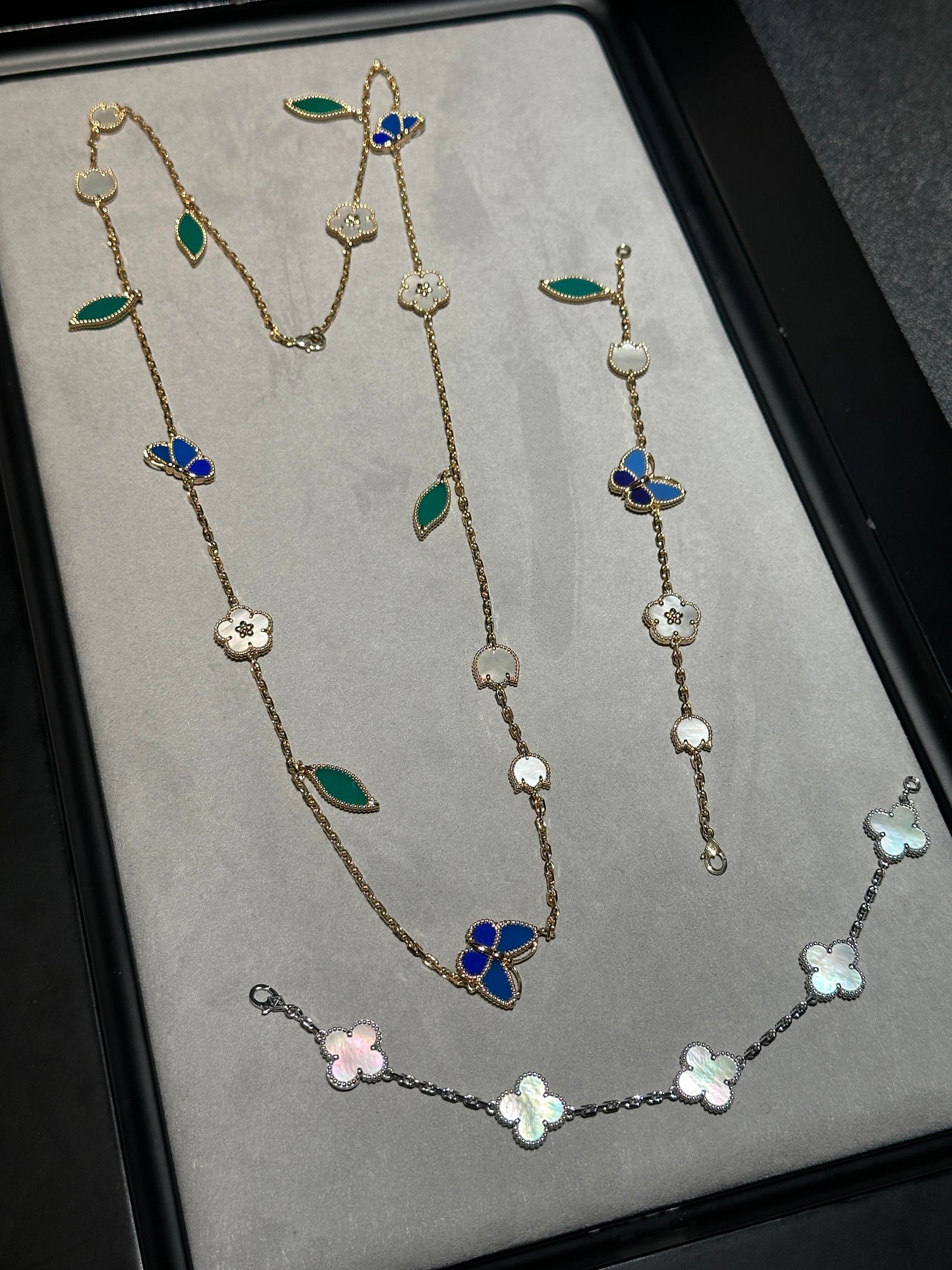 [Mysitc ] 26 NEW CLOVER 15 MOTIFS LUCKY NECKLACE