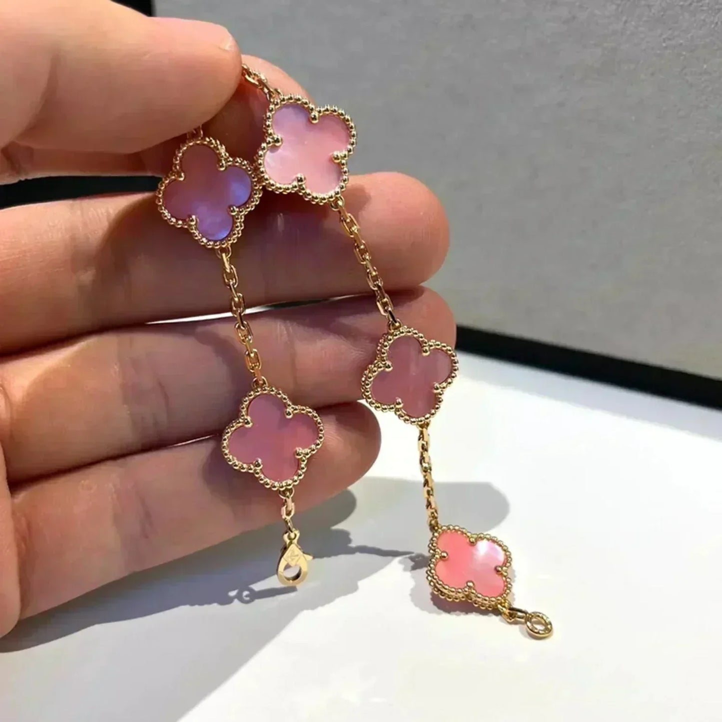 [Mystic] CLOVER 5 MOTIFS  PINK MOP BRACELET COLLECTION