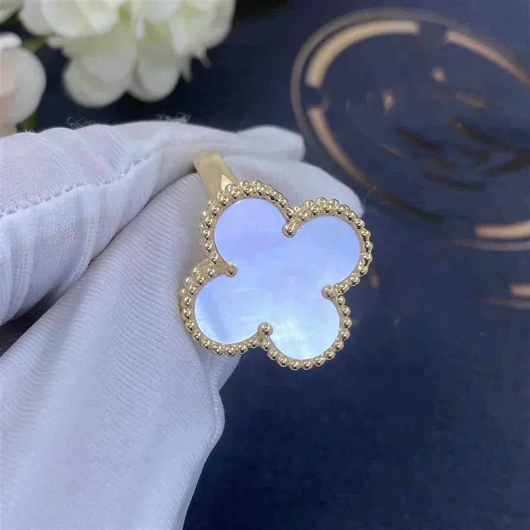 [Mystic]CLOVER WHITE MOP RING